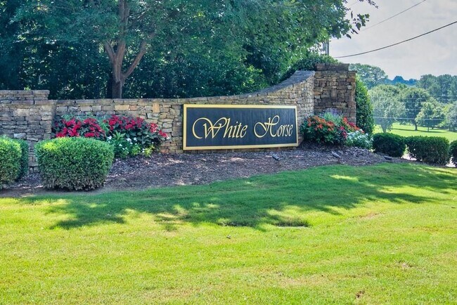 Building Photo - 4556 White Horse Dr