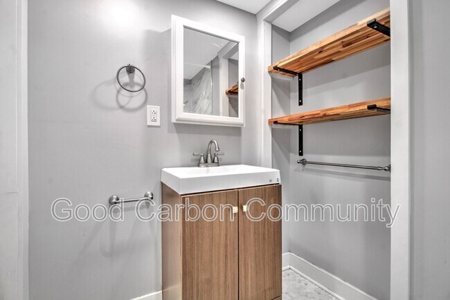 Building Photo - 2809 Main St