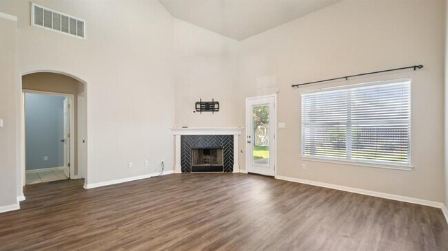 Building Photo - 3916 Bandice Ln