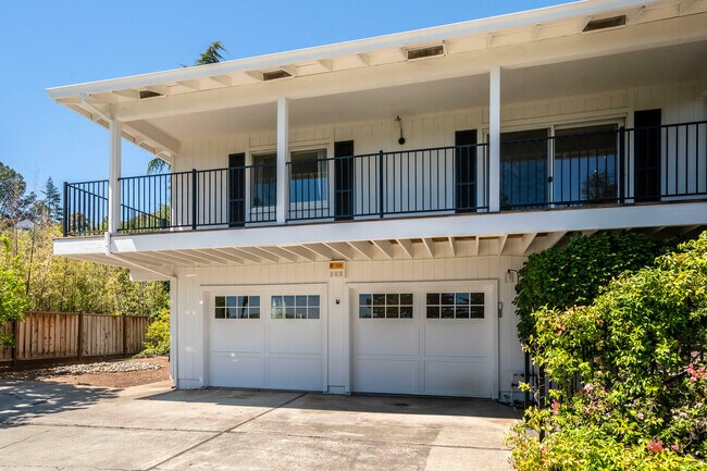 Building Photo - 920 Stagi Ct
