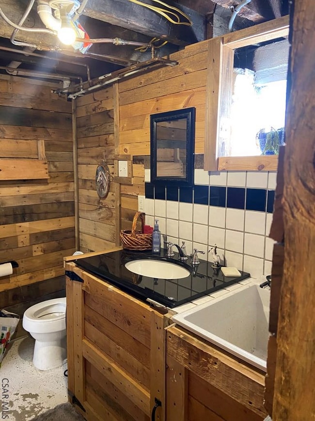 Building Photo - 129 Hawthorne St