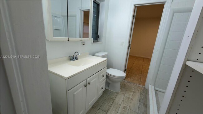 Building Photo - 808 84th St