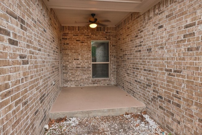 Building Photo - 3110 Claremont Dr