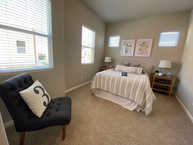 Building Photo - Contemporary 3 Bedroom Capital Village Townhome