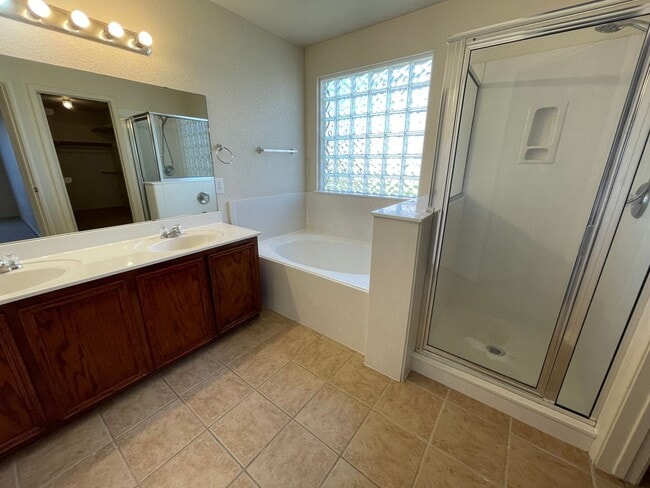 Building Photo - 4-Bedroom House for Rent in Killeen