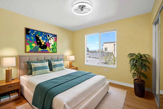 Building Photo - 3 Bed 2 Bath Apartment