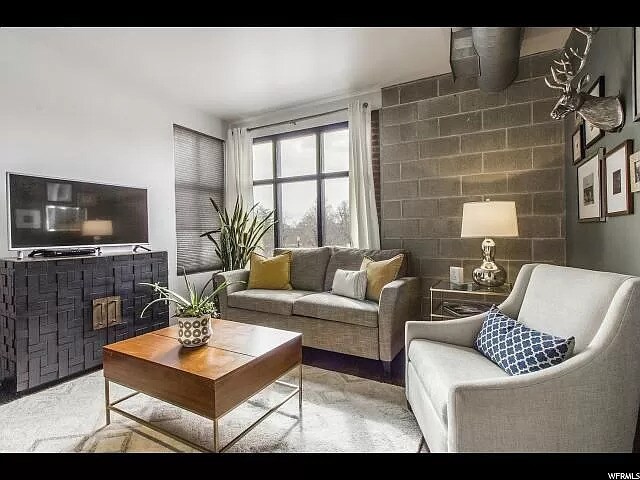 Building Photo - 336 W 300 S