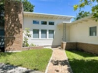 Building Photo - 6395 SW 42nd Terrace