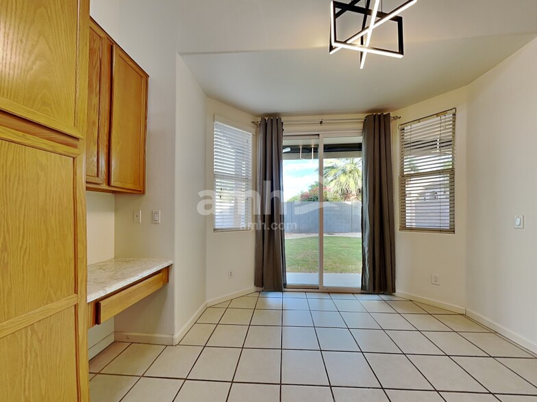 Building Photo - 837 S Roanoke St