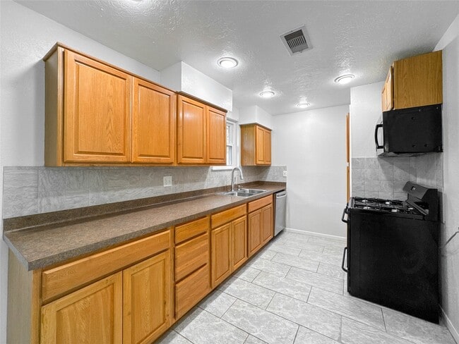 Building Photo - 506 Avondale Ln
