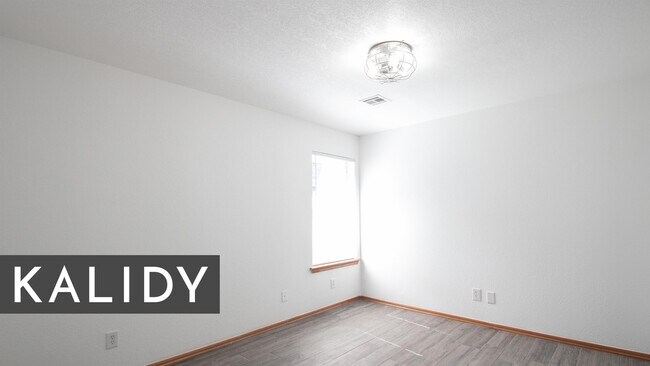 Building Photo - 5004 SE 52nd St