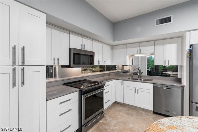 Building Photo - 5555 Heron Point Dr