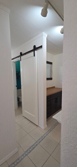 Building Photo - 288 Whitmore St