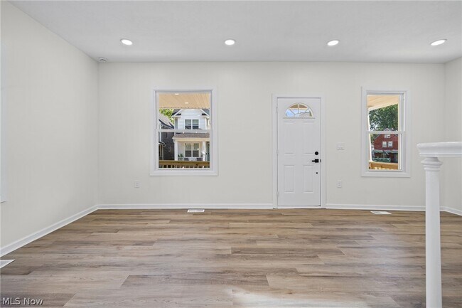 Building Photo - 12028 Wade Park Ave