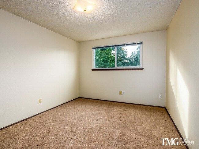 Building Photo - Charming 2BR Condo with a Garage in the Highly Desired McGillivray Neighborhood!