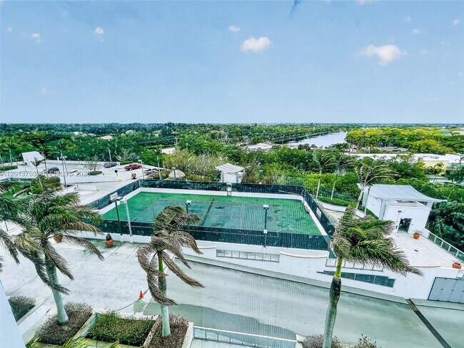Building Photo - 2681 N Flamingo Rd