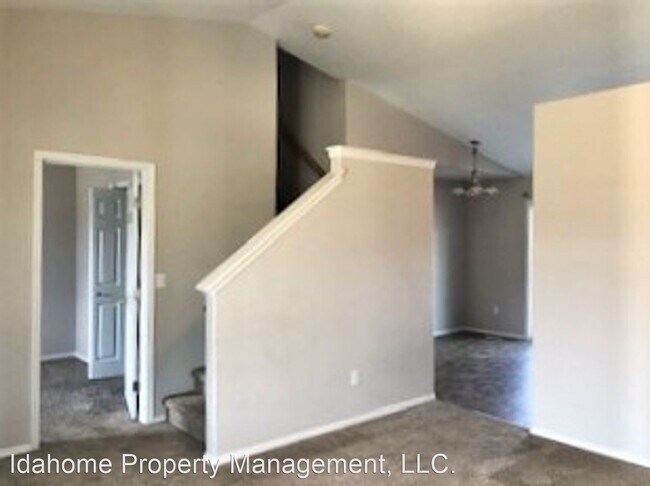 Building Photo - 4 br, 2.5 bath House - 610 E Blue Heron St