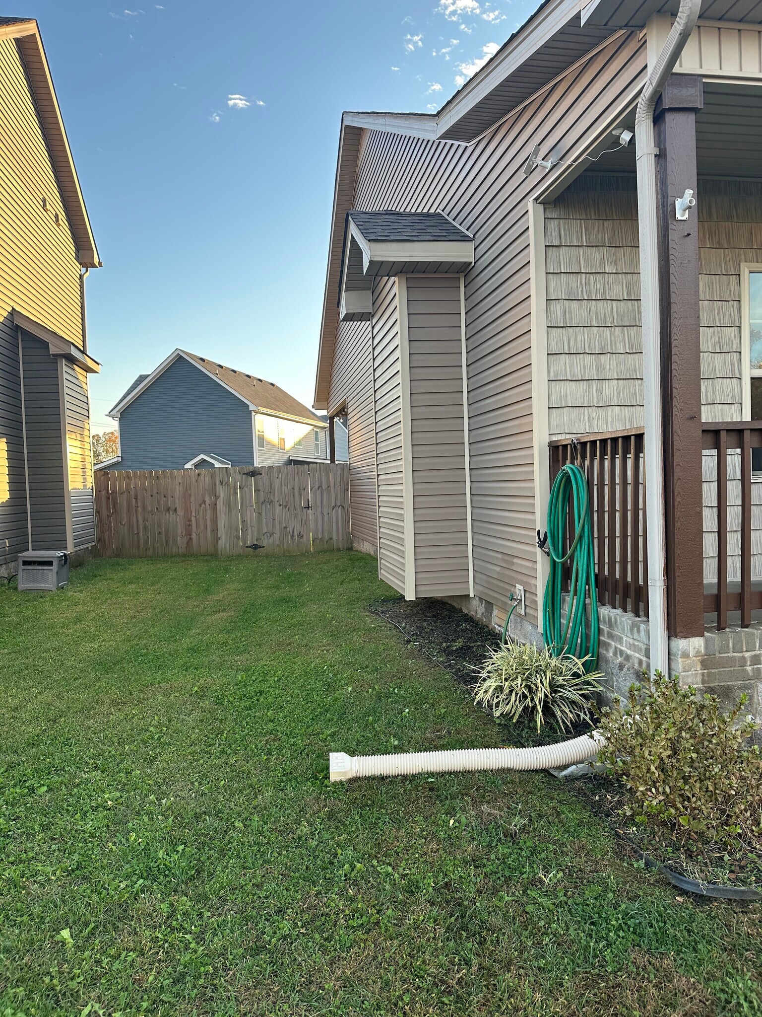 Building Photo - 1124 Eagles View Dr