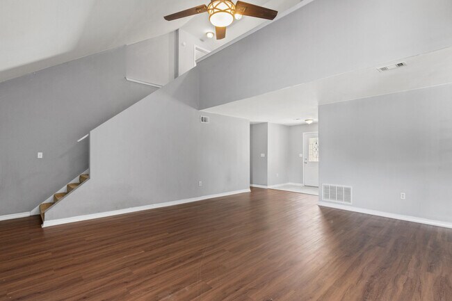 Building Photo - 380 Riverchase Blvd