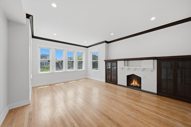 Building Photo - 3244 W 62nd Pl