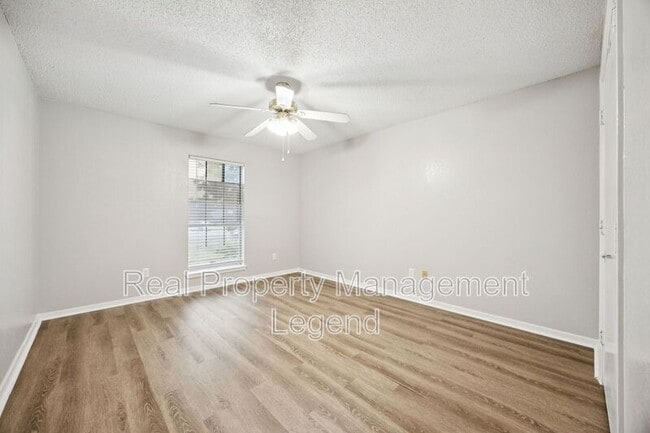 Building Photo - Hearthwood Ct 5633