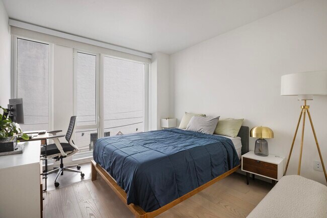 Building Photo - 144 1st St