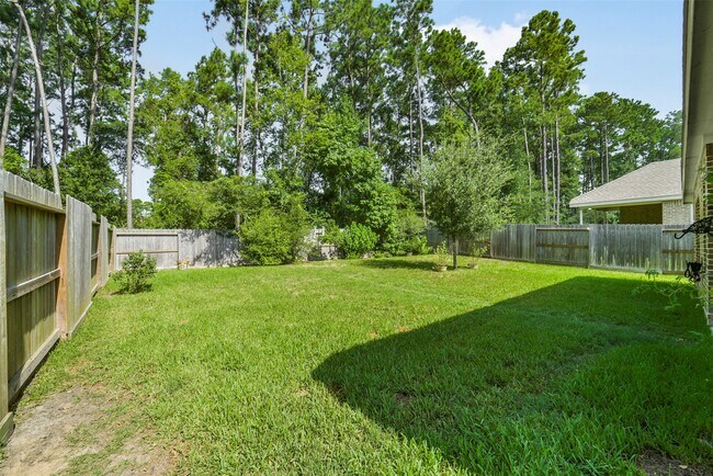 Building Photo - 221 Woods Rose Ct