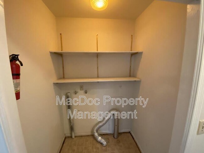 Building Photo - 8442 Indiantown Rd