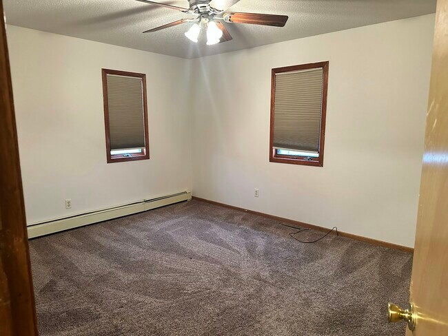 Building Photo - 1901 Elm Ave