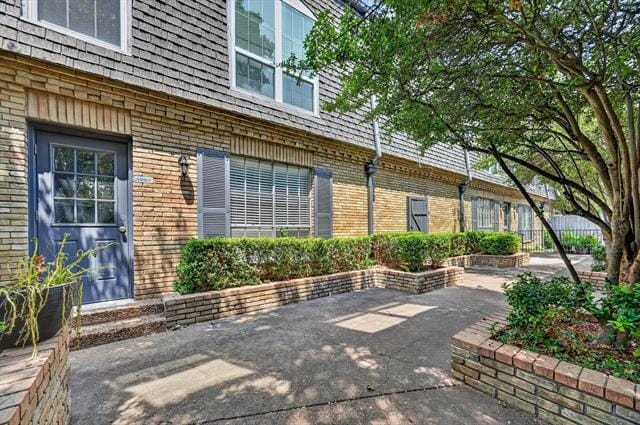 Building Photo - 5033 Cedar Springs Rd