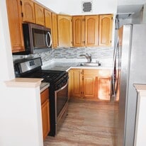 Building Photo - 745 E 101st St