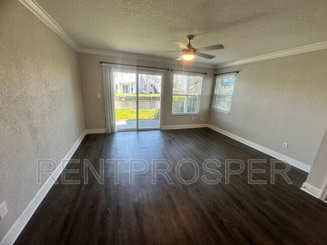 Building Photo - 2568 Woodgate Blvd