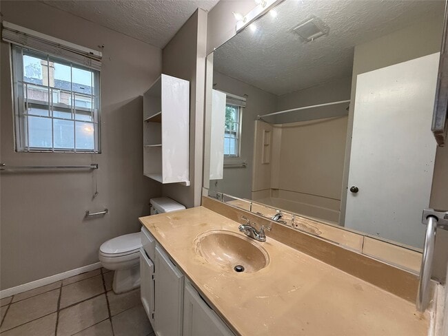 Building Photo - 13218 Avonshire Dr