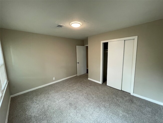 Building Photo - 2526 Jackson