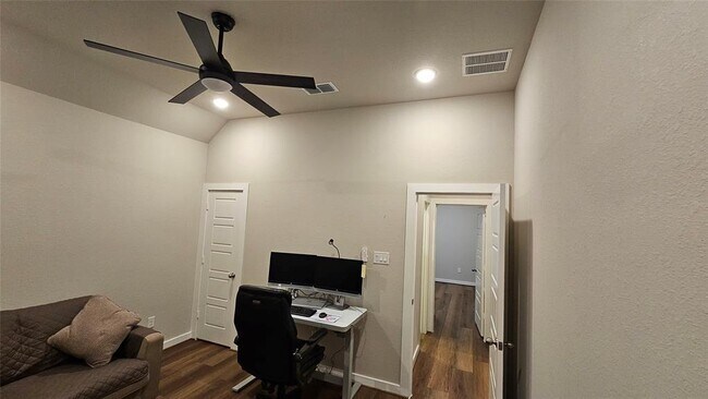 Building Photo - 18218 Bluebird Br Ln