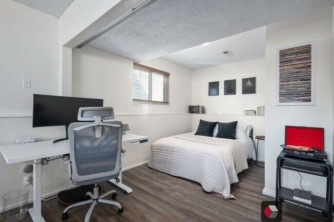 Building Photo - 1667 E 9800 S