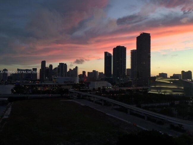 Building Photo - 555 NE 15th St