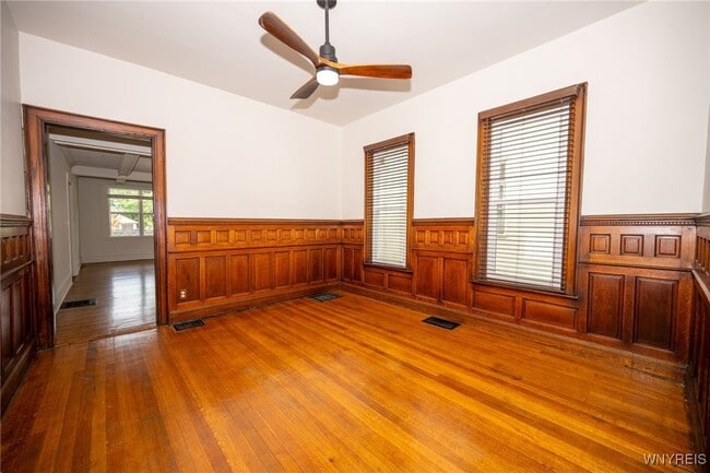 Building Photo - 933 Tifft St