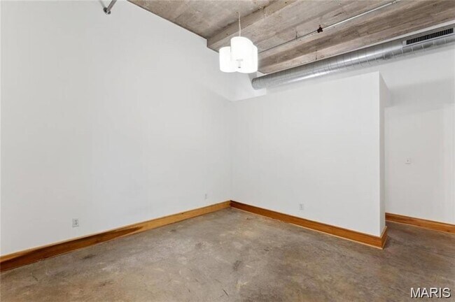 Building Photo - 2201 Locust St