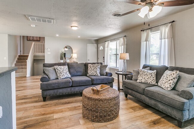 Building Photo - 1809 Ketch Dr