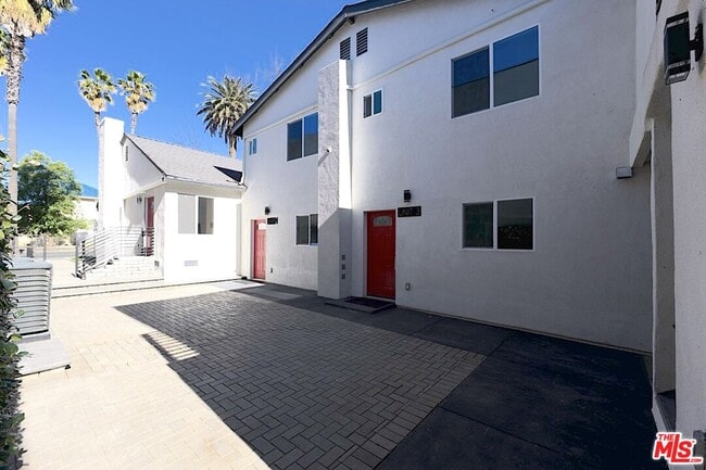 Building Photo - 17610 Sherman Way