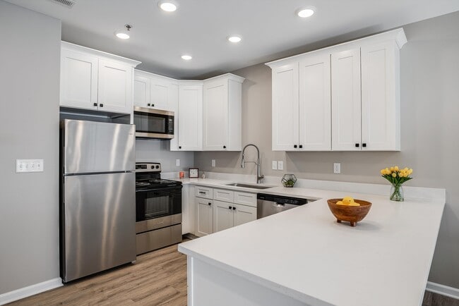 Building Photo - Pinnacle Ridge Apartments