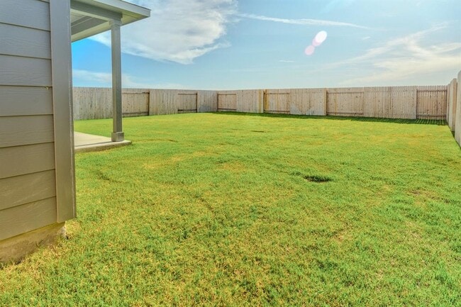 Building Photo - 129 Honey Bee Rd