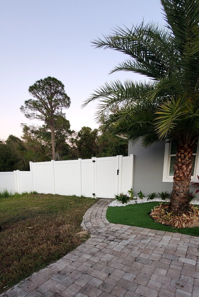 Building Photo - 3617 N Econlockhatchee Trail