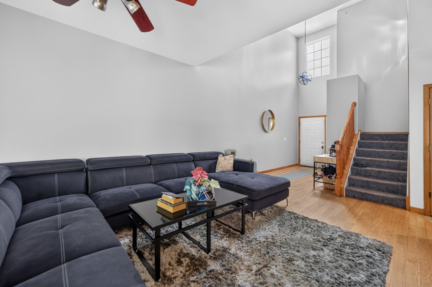 Building Photo - 949 Tanager Ct