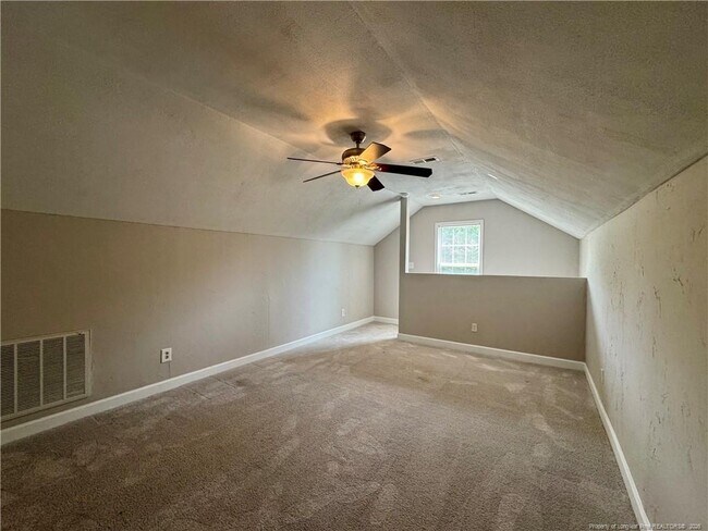 Building Photo - 230 Hunters Creek Dr