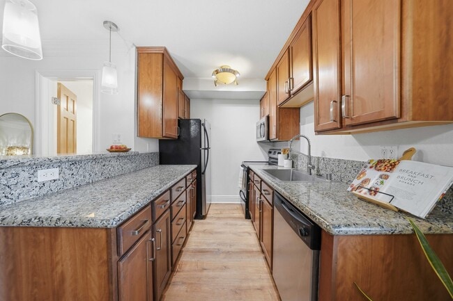 Building Photo - 5505 Adelaide Ave