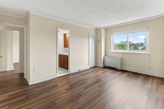 Building Photo - Martha Custis 319_