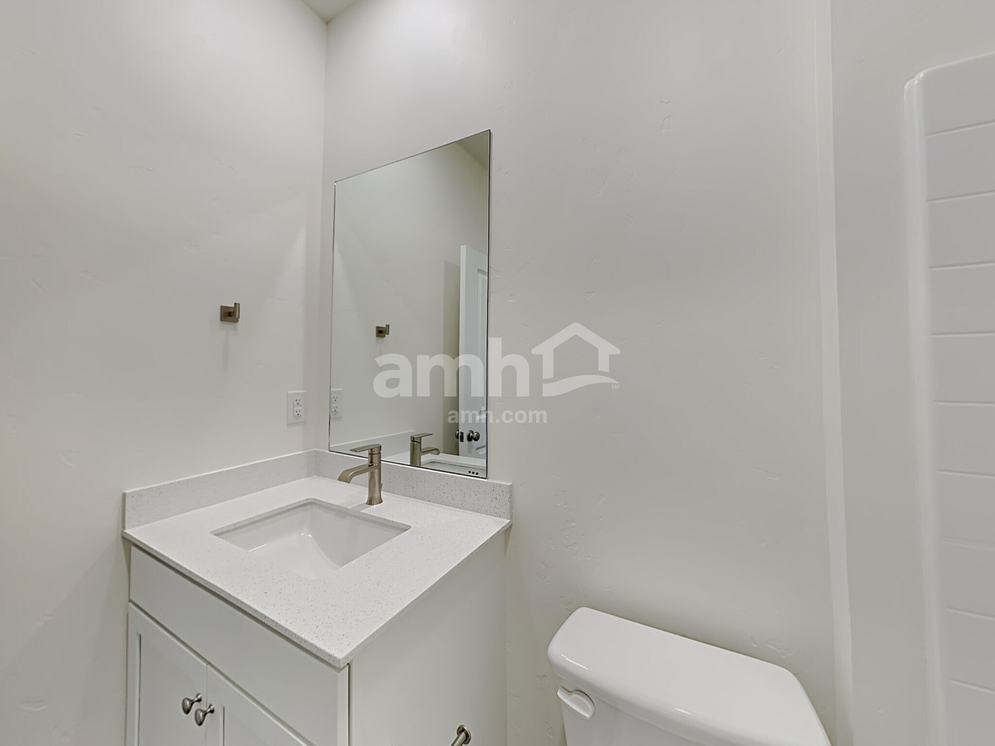 Building Photo - 2010 N Oconner Ave