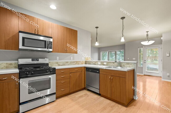 Building Photo - Luxurious 1BR/1BA Condo in Matthew Frank Community - Your Ideal Urban Retreat! (W/S/G included)
